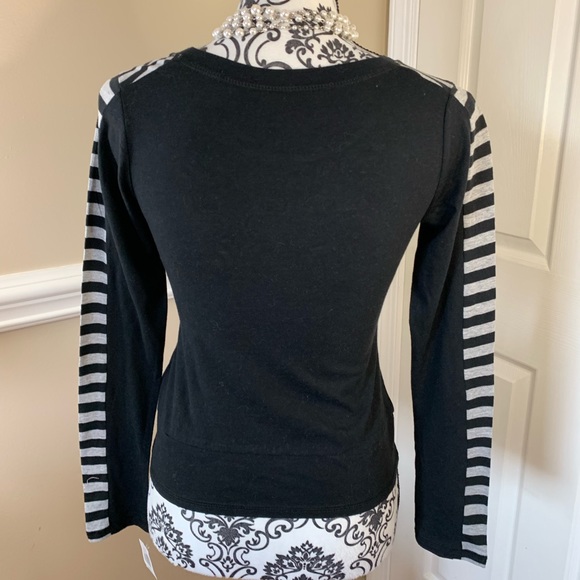 *NWT* Disney boutique, women’s long sleeve shirt with rhinestones, size SX - Picture 4 of 11